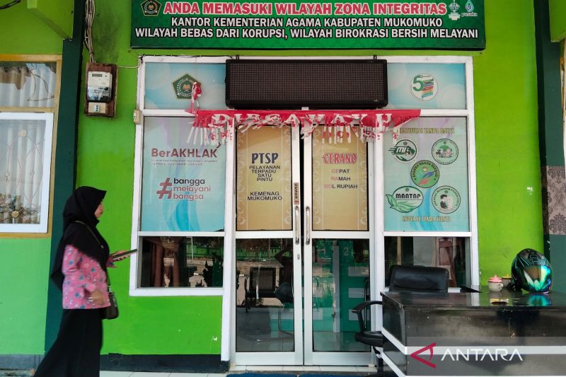 Suasana depan Kantor Kementerian Agama Kabupaten Mukomuko, Rabu (25/9/2024). ANTARA/Ferri.