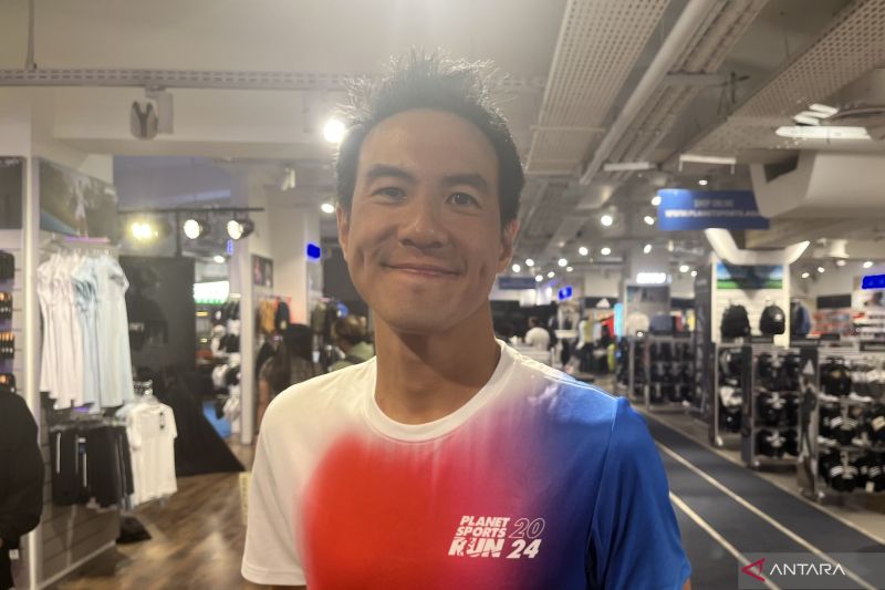 Presenter Daniel Mananta usai konferensi pers Planet Sports Run 2024 di Jakarta, Rabu (25/9/2024). (ANTARA/Arindra Meodia)