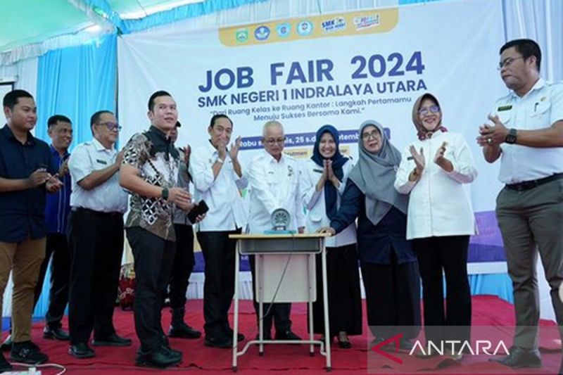 SMK Negeri I Indralaya menjadi inisiator bursa kerja atau job fair di wilayah Kabupaten Ogan Ilir (OI), Sumatera Selatan dalam rangka meningkatkan partisipasi angkatan kerja. (ANTARA/ HO- Pemkab Ogan Ilir)