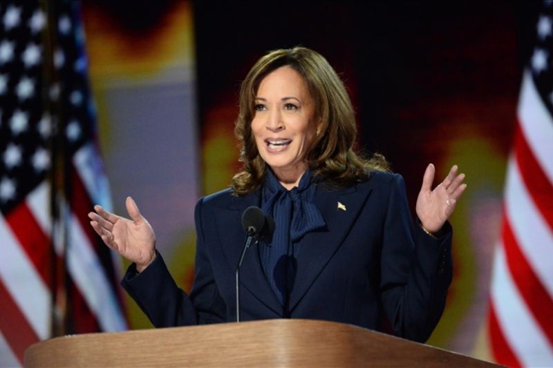 Arsip - Wakil Presiden AS dan kandidat presiden dari Partai Demokrat, Kamala Harris, unggul atas rivalnya dari Partai Republik, Donald Trump, dalam hal manajemen ekonomi, menurut hasil survei yang dilakukan oleh Financial Times dan Ross School of Business dari Universitas Michigan yang dirilis pada Minggu (15/9) / ANTARA/Anadolu/py