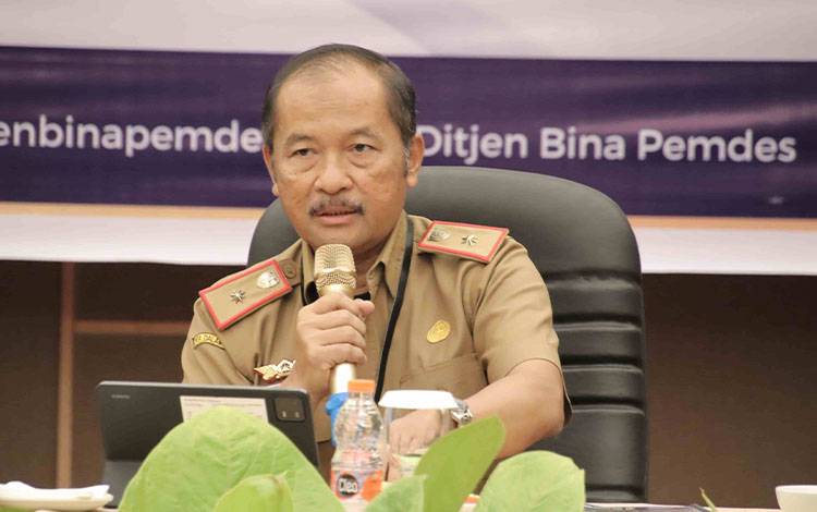 Inspektur Daerah Provinsi Kalteng Saring saat memaparkan materi konsolidasi P3PD di Palangka Raya baru baru ini. (FOTO: IST)
