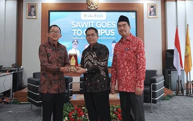 Acara Workshop Sawit Goes to Campus yang bertema "Pemanfaatan Limbah Sawit untuk Usaha UMKM".(FOTO: Istimewa)