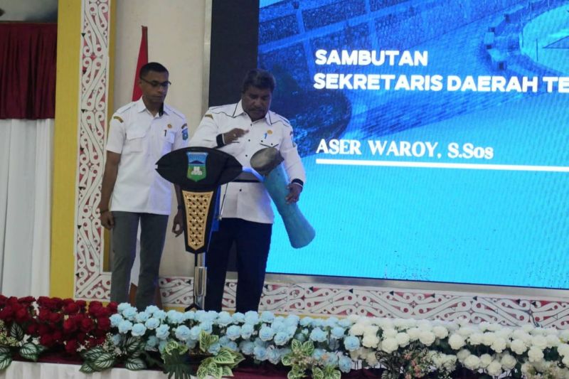 Sekretaris Daerah (Sekda) Kabupaten Teluk Wondama Aser Waroy (ANTARA/HO-ZACK TONU B)