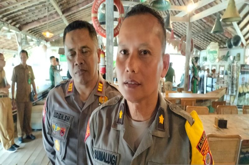 Kabagops Polres Kulon Progo Kompol Sumalugi. (ANTARA/Sutarmi)