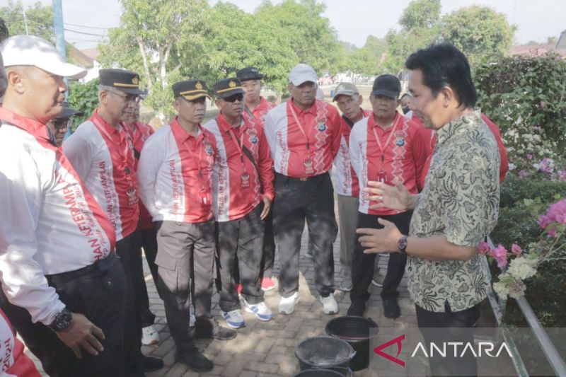 Peserta pelatihan keterampilan pegawai negeri pada Polri tahun 2024 Polda Kalsel saat mengikuti materi budidaya perikanan di Balai Perikanan dan Kelautan Budi Daya Air Tawar di Desa Mandiangin, Kabupaten Banjar. (ANTARA/Firman)