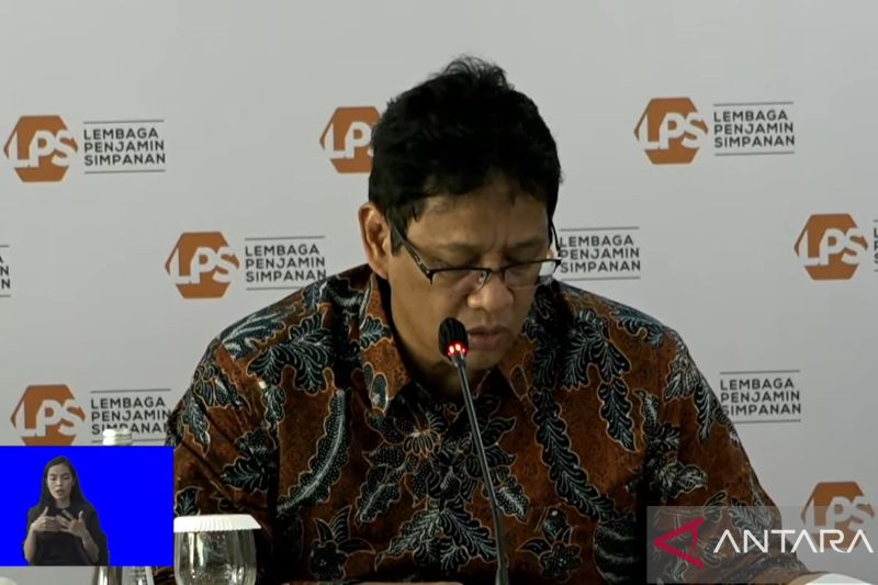 Ketua Dewan Komisioner LPS Purbaya Yudhi Sadewa saat konferensi pers di Jakarta, Senin (30/9/2024) (ANTARA/Bayu Saputra)