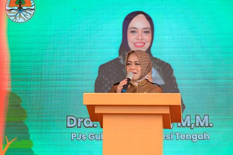 PJs Gubernur Sulteng Novalina menyampaikan sambutan pada peresmian gedung penunjang BPKHTL Palu di Palu, Selasa (1/9/2024). (ANTARA/HO-Humas Pemprov Sulteng)