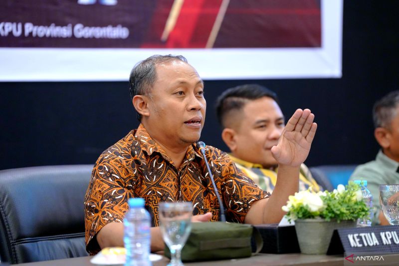 Ketua KPU Provinsi Gorontalo Sophian Rahmola terkait batas atas besaran dana kampanye Pilgub Gorontalo dalam Pilkada Serentak Tahun 2024, disampaikan dalam rapat koordinasi bersama pemangku kepentingan terkait, berlangsung di Kota Gorontalo, Selasa (1/10/2024). ANTARA/HO-Humas KPU Provinsi Gorontalo.