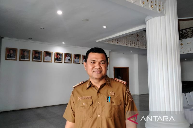 Plt Kepala Disperindag Provinsi Sultra La Ode Fitrah Arsyad. (ANTARA/La Ode Muh Deden Saputra)