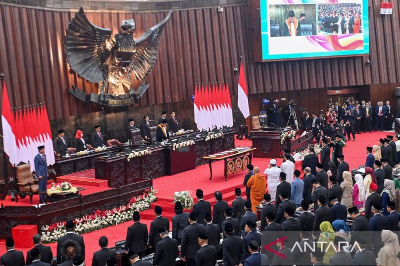 Suasana pengambilan sumpah jabatan anggota-anggota DPR, DPD, dan MPR masa bakti 2024-2029 di Gedung Nusantara, Kompleks Parlemen, Senayan, Jakarta, Selasa (1/10/2024). ANTARA FOTO/Dhemas Reviyanto/app/rwa/aa.
