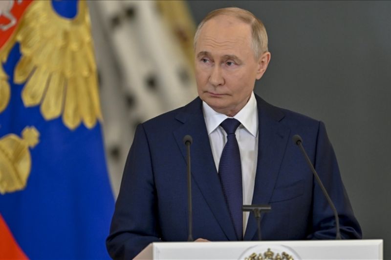 Presiden Rusia, Vladimir Putin, menyatakan keyakinan bahwa Rusia dan China akan memperkuat hubungan serta mempromosikan keamanan dan stabilitas di kawasan Eurasia dan dunia, menurut laporan dari China Central Television./ANTARA/foto-Anadolu/py