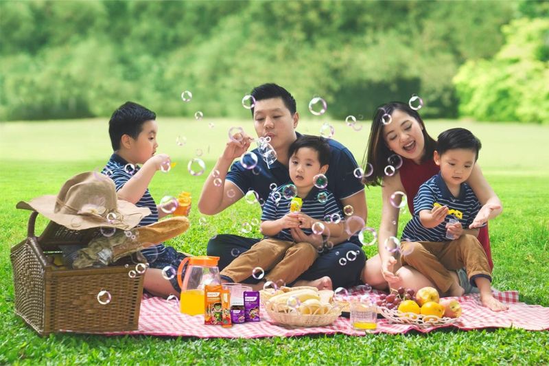 Ilustrasi keluarga bahagia dengan anak yang sehat. ANTARA/HO-Oxyvit Kidz
