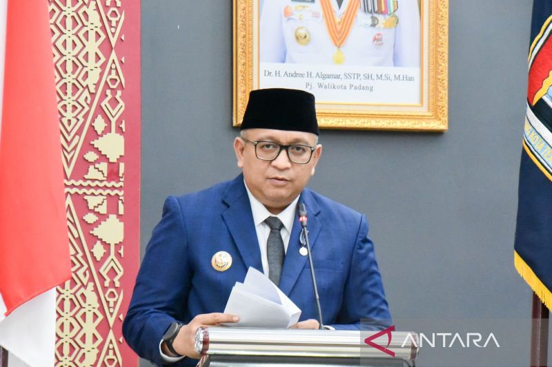 Pj Wali Kota Padang, Andree Algamar. (ANTARA/HO-Pemkot Padang)