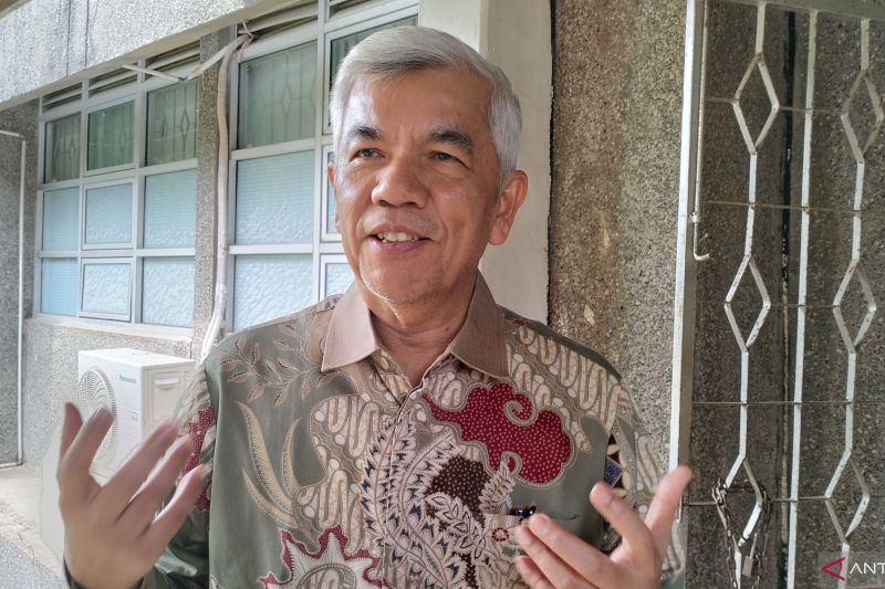 Wakil Rektor I Unand bidang Pendidikan dan Kemasiswaan Prof Syukri Arief di Padang, Kamis (3/10/2024). (ANTARA/Muhammad Zulfikar)