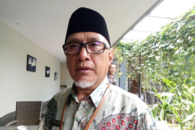 Kepala Dinas Penanaman Modal dan Pelayanan Terpadu Satu Pintu (DPMPTSP) Kota Mataram H Amiruddin. ANTARA/Nirkomala