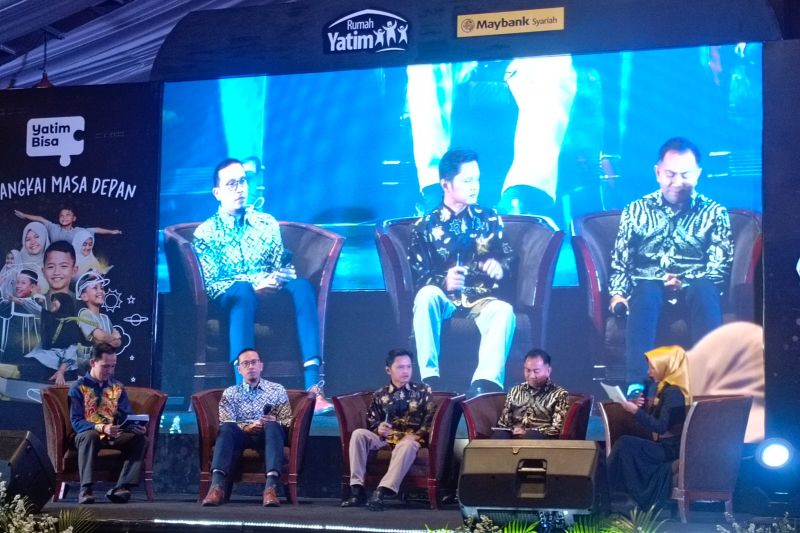 Yayasan Rumah Yatim Arrohman Indonesia saat meluncurkan program "Yatim Bisa" untuk meningkatkan kualitas generasi muda dalam rangka mendukung visi Indonesia Emas 2045 di Jakarta, Kamis (3/10/2024). ANTARA/HO-Yayasan Rumah Yatim Arrohman Indonesia