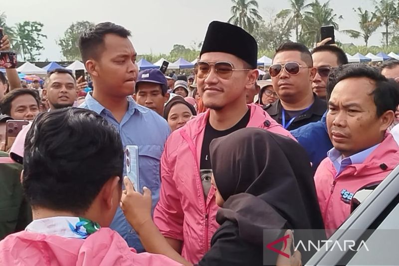 Ketua Umum PSI Kaesang Pangarep saat tiba di Lapangan Wonokoyo Soccer Field, Kota Malang, Jawa Timur, Kamis (3/10/2024). (ANTARA/Ananto Pradana)