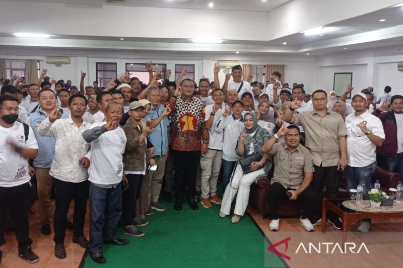 Calon Bupati Bogor nomor urut 1 Rudy Susmanto di Megamendung, Kabupaten Bogor, Jawa Barat, Kamis (3/10/2024). (ANTARA/M Fikri Setiawan)