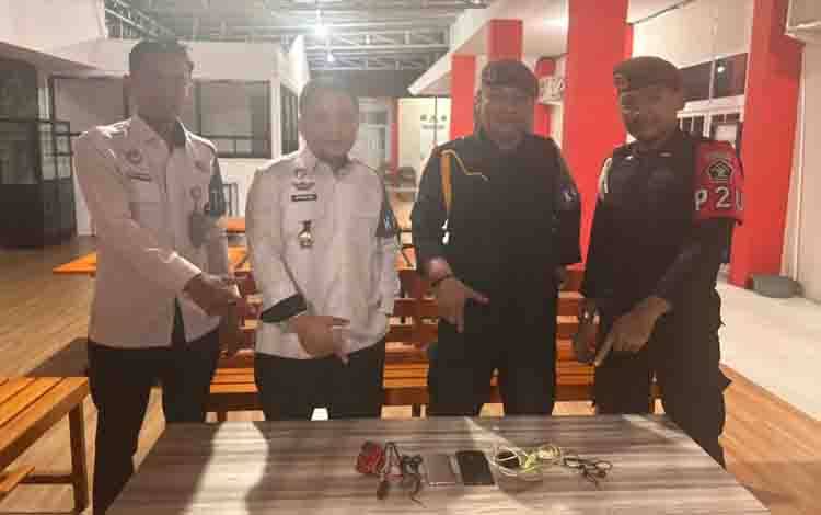 Petugas Lapas Kelas IIB Sampit temukan barang terlarang di hunian warga binaan. (FOTO: IST)