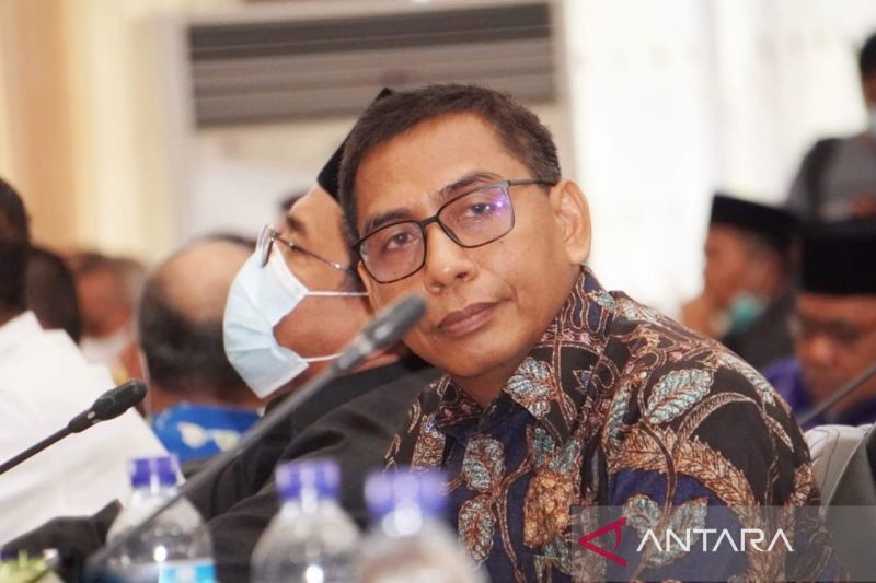 Ketua Umum Tim Pemenangan Wilayah (TPW) pasangan calon Gubernur dan Wakil Gubernur nomor urut 2 Zulkieflimansyah-Suhaili FT (Zul-Uhel), Sambirang Ahmadi. (ANTARA/Nur Imansyah).