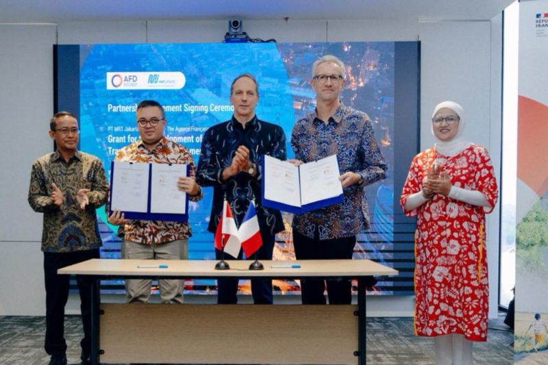 PT MRT Jakarta (Perseroda) dan Agence Française De Développement (AFD) kerja sama proyek pembangunan kawasan berorientasi transit (transit oriented development/TOD) Fase 1 MRT Koridor Utara - Selatan, Jakarta, Jumat (4/10/2024). ANTARA/HO-MRT Jakarta