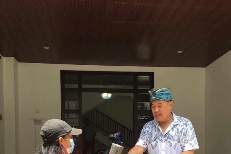 Telkomsel berikan suvenir dupa secara gratis kepada calon pelanggan yang melakukan registrasi layanan internet rumah seperti Indihome, Eznet, dan Orbit Home pada rentang tanggal 19 September 6 Oktober 2024 di Denpasar, Bali. ANTARA/HO-Humas Telkomsel Bali