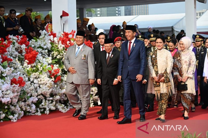 Wakil Presiden Ma'ruf Amin turut mendampingi Presiden Joko Widodo pada puncak perayaan peringatan HUT Ke-79 TNI di Lapangan Silang Monas Jakarta, Sabtu (5/10/2024). ANTARA/HO-Sekretariat Wakil Presiden