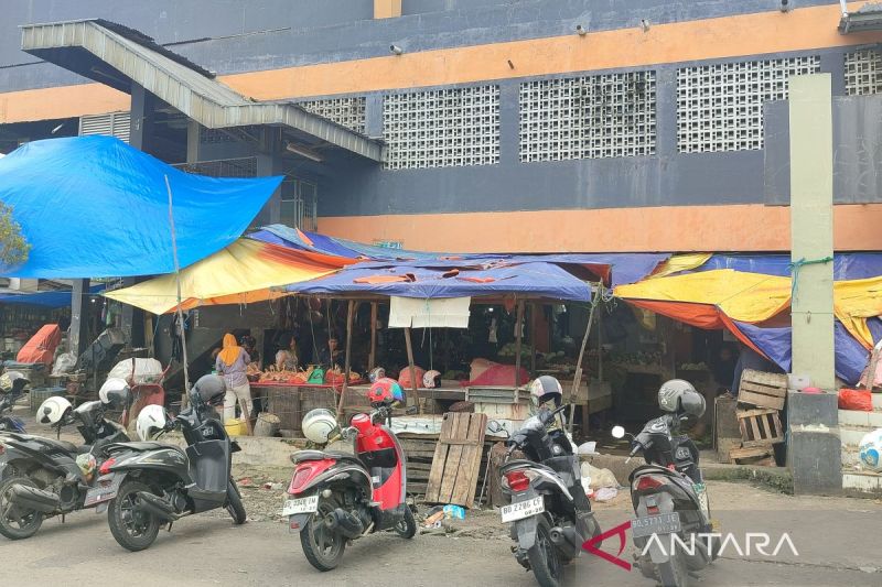 Salah satu lokasi retribusi parkir tepi jalan di kawasan pasar tradisional modern, Kota Bengkulu. ANTARA/Anggi Mayasari