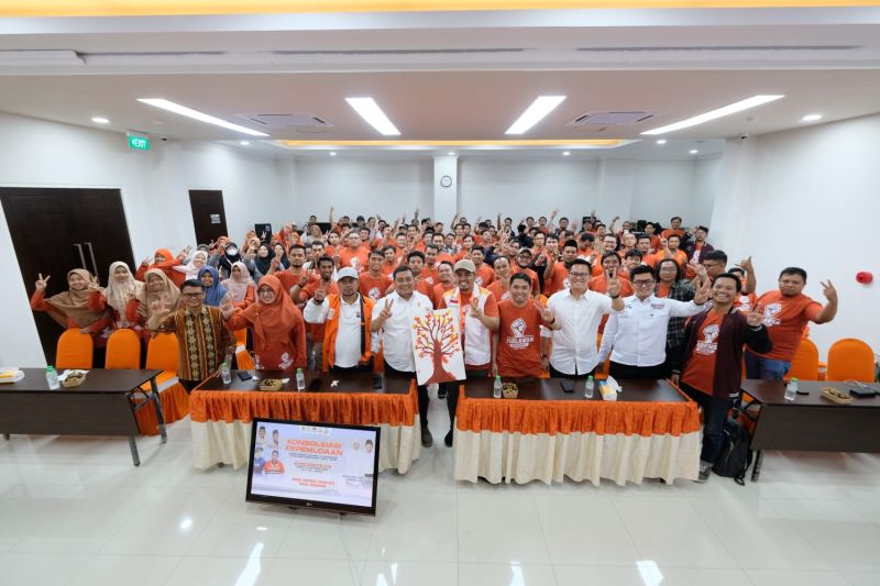 Konsolidasi Pemuda dan launching 'Pahlawan Demokrasi' yang dilakukan oleh PKS Jawa Timur untuk memenangkan pasangan Khofifah Indar Parawansa dan Emil Elestianto Dardak. ANTARA/HO-PKS Jatim