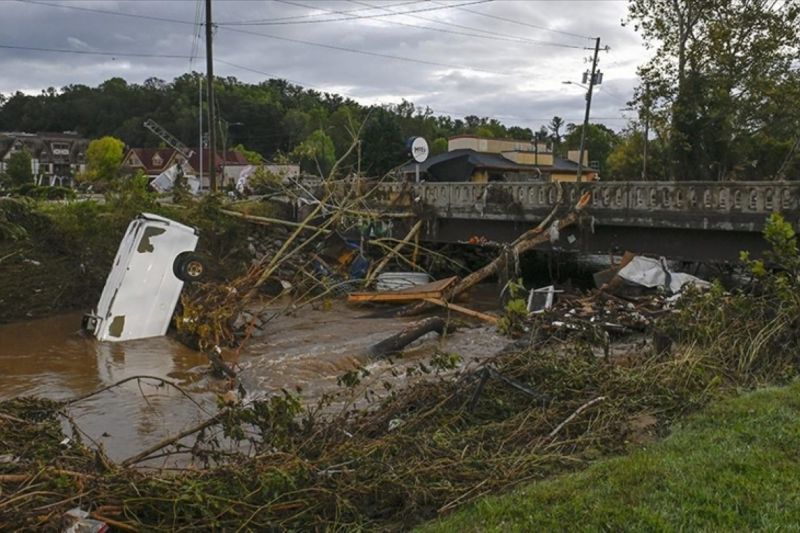 Topan tropis Milton, yang mengancam menerjang negara bagian Florida, telah menguat menjadi badai dahsyat, lapor Pusat Hurrikan Nasional Amerika Serikat (AS) (NHC). Sehari sebelumnya, kantor Gubernur Florida, Ron DeSantis, melaporkan bahwa keadaan darurat telah diumumkan di 35 kabupaten di negara bagian tersebut sehubungan dengan mendekatnya topan tropis Milton. /ANTARA/foto ilustrasi-Anadolu/py
