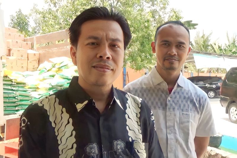 Kepala Bulog OKU Julkhaidar Romadhon. ANTARA/Edo Purmana