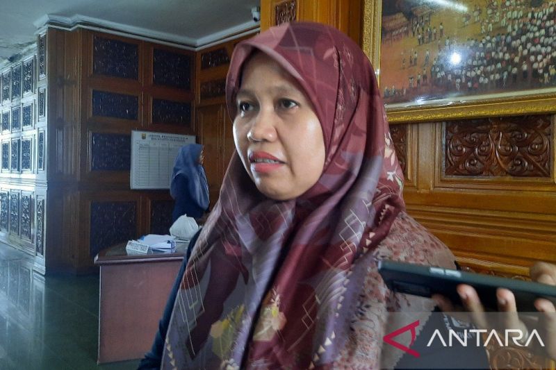 Ketua Divisi Perencanaan Data dan Informasi KPU Kota Pariaman Afriwaty Zen. ANTARA/Aadiaat M. S.
