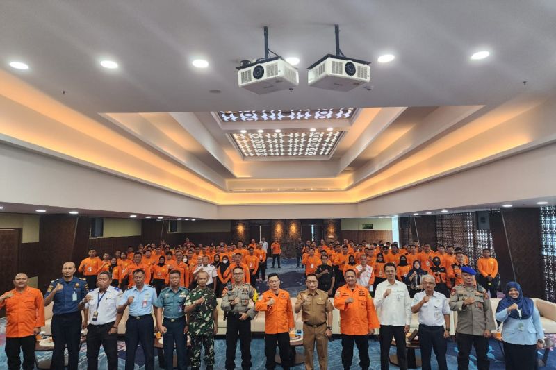 Foto bersama usai pembukaan pelatihan potensi SAR. ANTARA/HO-Basarnas Kendari
