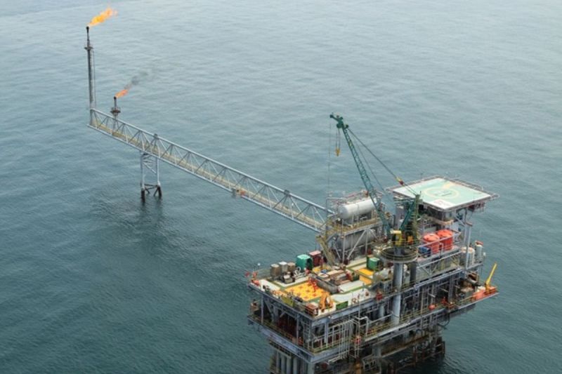 KLA Flowstations, fasilitas lepas pantai PHE ONWJ, yang letaknya berdekat dengan lokasi penyelamatan kapal nelayan "Badak Liar" yang mengalami mati mesin. ANTARA/HO-PHE ONWJ