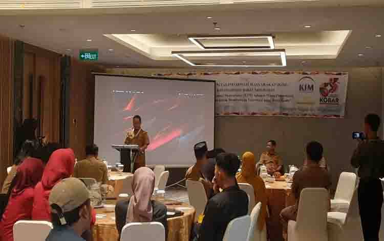Kepala Bidang Informasi dan Komunikasi Publik (IKP) Diskominfo Kobar, Arief Siantory saat memberikan laporan kegiatan