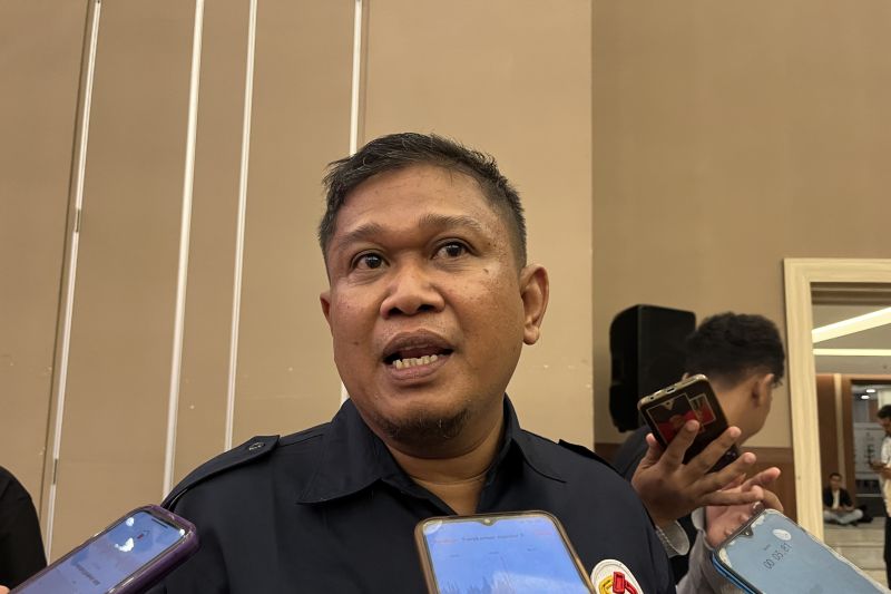 Ketua Bawaslu Maluku Subair. (ANTARA/Winda Herman)