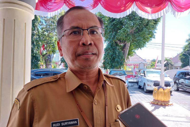 Kepala Dinas Tenaga Kerja (Disnaker) Kota Mataram H Rudi Suryawan. (ANTARA/Nirkomala)