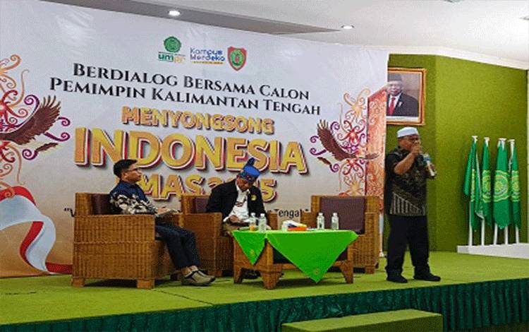 Willy-Habib saat berdialog di UMPR (foto tim Willy-Habib untuk Borneonews)