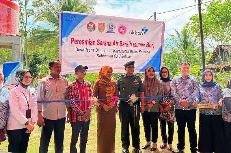 Peresmian sarana air bersih sumur bor di Trans Desa Damarpura, Kecamatan Buana Pemaca, Kabupaten OKU Selatan. (ANTARA/HO-Dinas KB OKU Selatan)