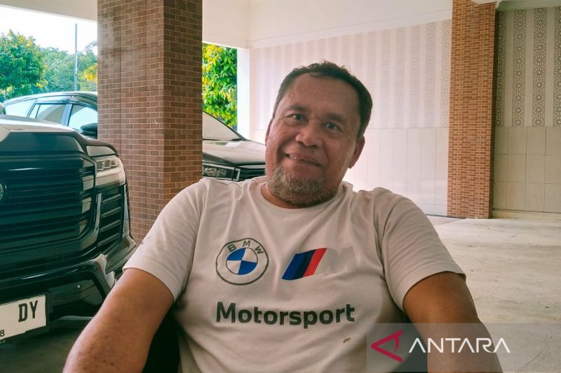 Politisi senior partai Golkar sekaligus tokoh masyarakat Kota Mataram, Edy Sofyan. (ANTARA/Nur Imansyah).