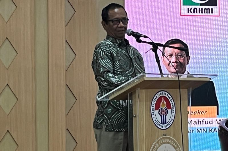 Ketua Dewan Pakar Majelis Nasional KAHMI Mahfud MD dalam seminar bertajuk "Rekonstruksi Kehidupan Demokrasi, Politik, Hukum dan Keadilan dalam Cita Negara yang Merdeka dan Berdaulat" di Auditorium Wisma Kemenpora, Jakarta, Rabu (9/10/2024). ANTARA/Narda Margaretha Sinambela