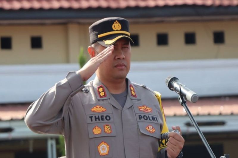 Kapolres Gumas AKBP Theodorus Priyo Santosa. (ANTARA/HO-Polres Gumas)