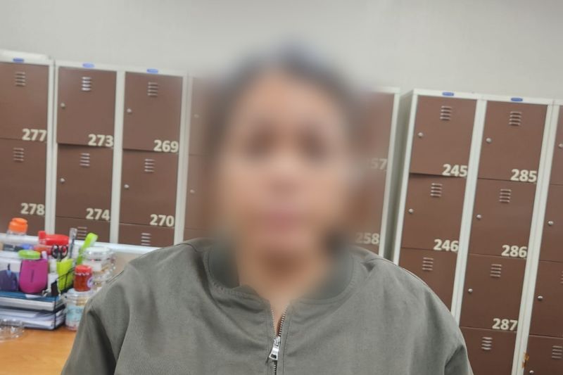 Bandar besar narkoba wilayah Jambi bernama Helen ditangkap penyidik Direktorat Tindak Pidana Narkoba Bareskrim Polri di Jakarta Barat, Kamis (10/10/2024). ANTARA/HO-Direktorat Tindak Pidana Narkoba Bareskrim Polri