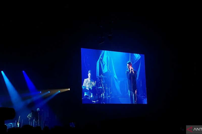 Band asal Austin, Texas, Culture Wars menjadi penampil pembuka konser tur Asia LANY di Beach City International Stadium, Ancol, Jakarta, Kamis (10/10/2024) (ANTARA/Fitra Ashari)