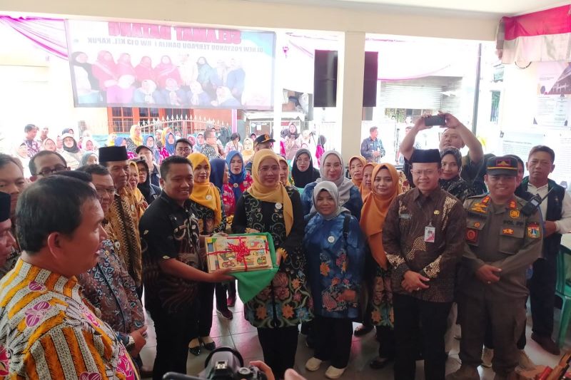 Peluncuran Posyandu Melati 1 Kapuk, Jakarta Barat yang menerapkan enam bidang Standar Pelayanan Minimal (SPM), yakni pendidikan, kesehatan, pekerjaan umum, perumahan rakyat, ketenteraman-ketertiban umum dan pelindungan masyarakat serta sosial, Kamis (10/10/2024). ANTARA/Dokumentasi Pribadi