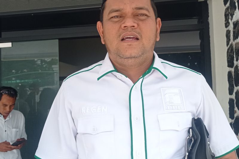 Anggota DPRD Kabupaten Lebak, Regen Abdul Aris. ANTARA/Mansyur.