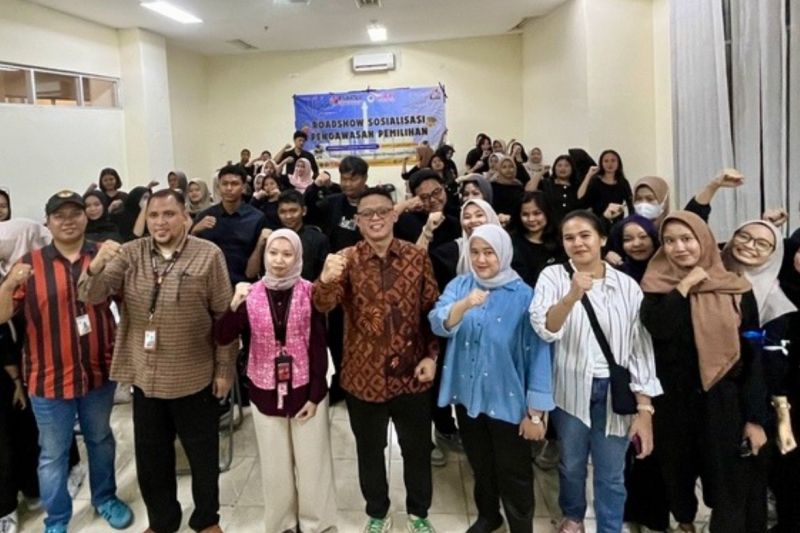 Bawaslu Jakarta Utara saat mengelar sosialisasi pengawasan kepada mahasiswa dan pelajar di daerah setempat. ANTARA/HO-Bawaslu Jakut