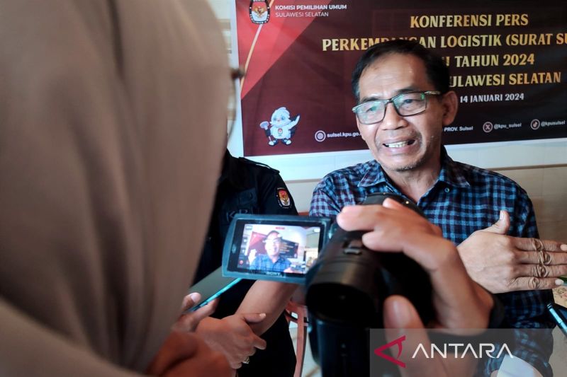 Anggota KPU Provinsi Sulawesi Selatan Marzuki Kadir. (ANTARA/Darwin Fatir.)