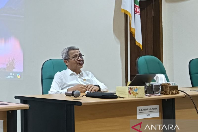 Wakil Ketua Komite I Dewan Perwakilan Daerah (DPD) RI Dr. Muhdi. (ANTARA/Zuhdiar Laeis)