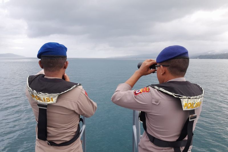 Polair Polda Maluku saat patroli perairan Maluku, Ambon, Jumat(11/10/2024). (ANTARA/Winda Herman)